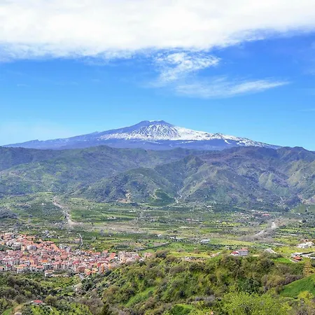 In بيت للعطل *